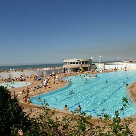 La Reine Des Plages Cls Deauville Трувіль-сюр-Мер Екстер'єр фото