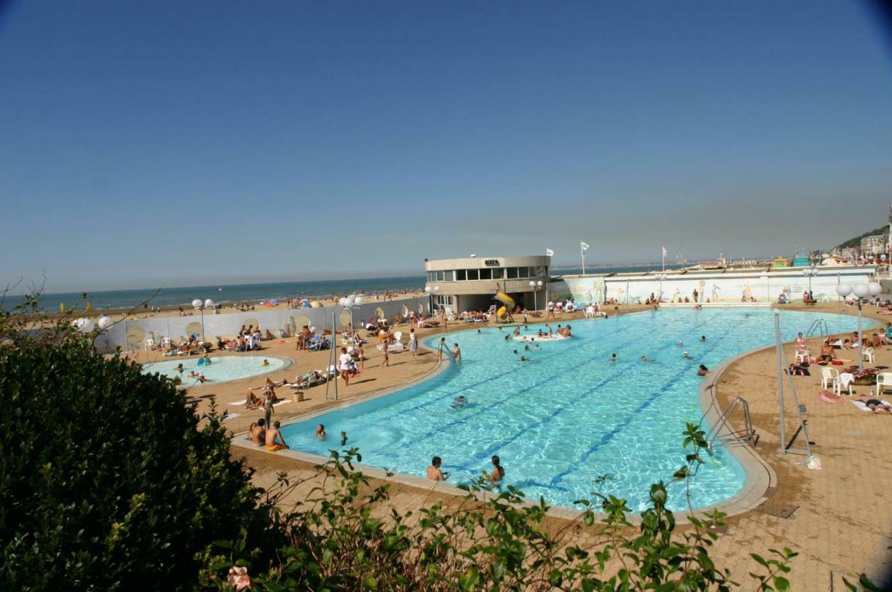 La Reine Des Plages Cls Deauville Трувіль-сюр-Мер Екстер'єр фото